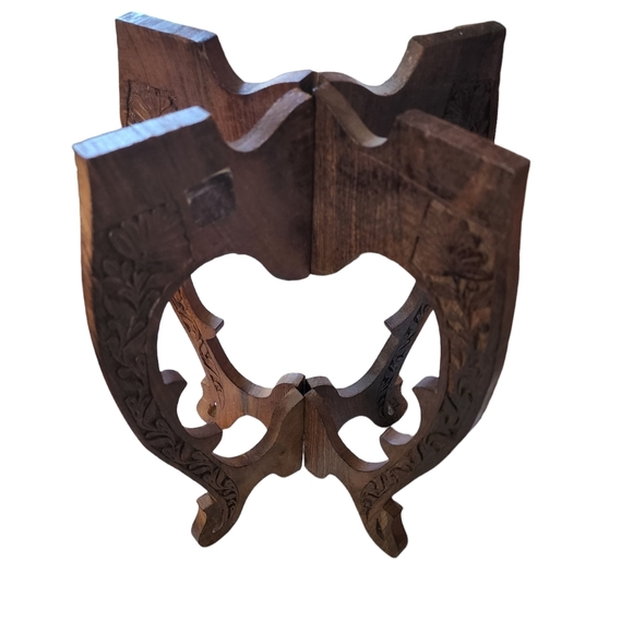 Handcrafted carved mini wood table Vintage - Picture 11 of 12